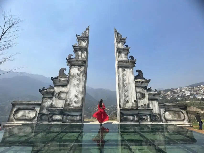 cổng trời sapa.jpg