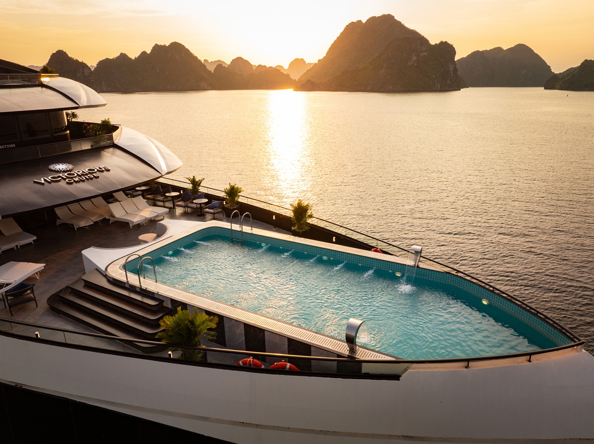 Hồ Bơi Victorious Cruise.jpg