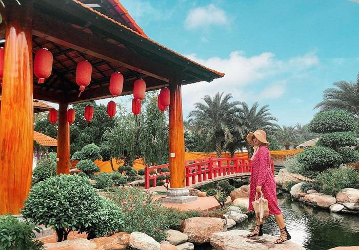 Trại cá sấu long xuyên.jpg