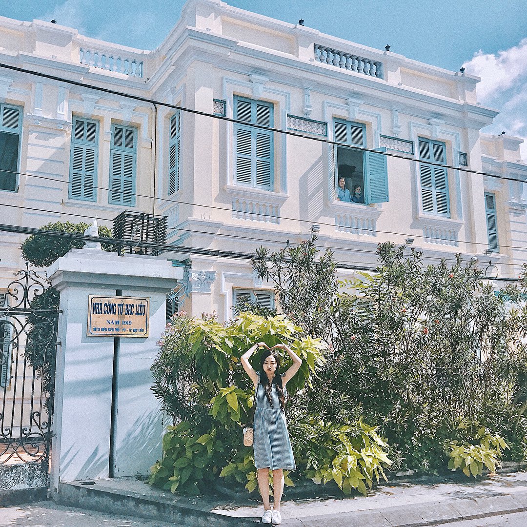 nh&agrave; c&ocirc;ng tử bạc li&ecirc;u.jpg