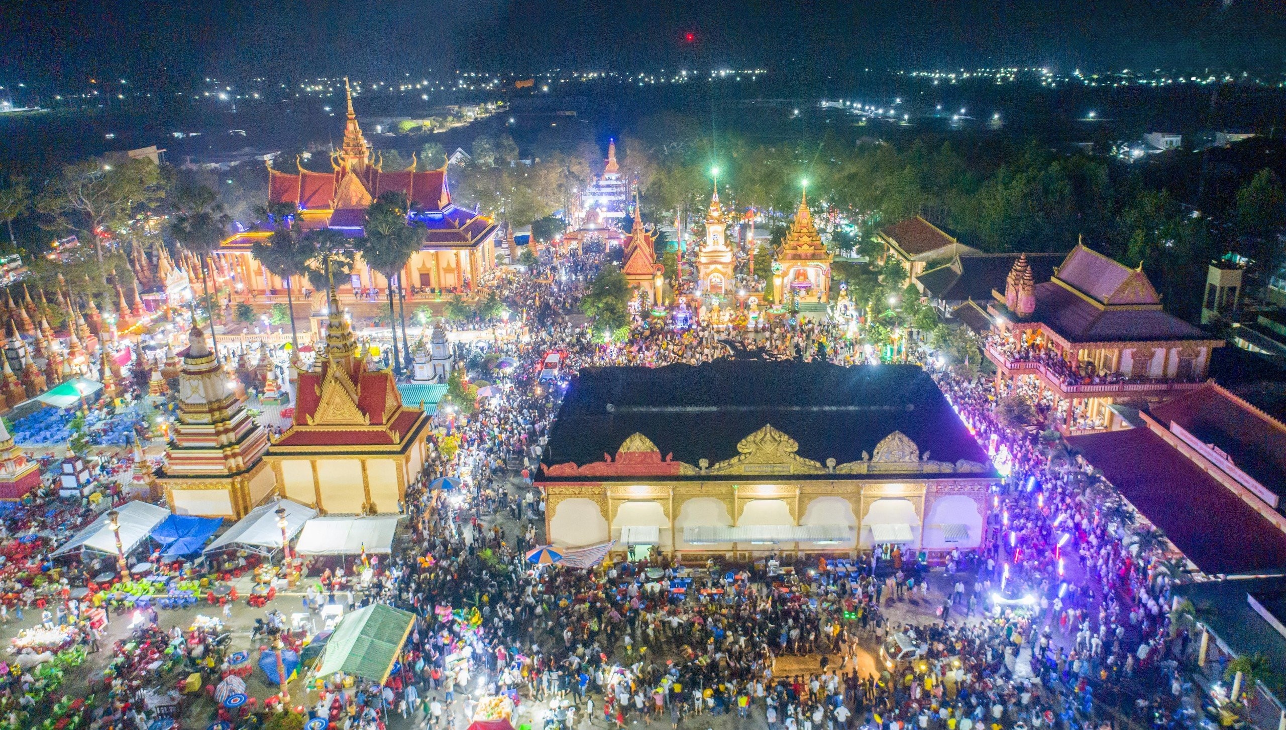 lễ hội ch&ugrave;a Xi&ecirc;m C&aacute;n.jpg