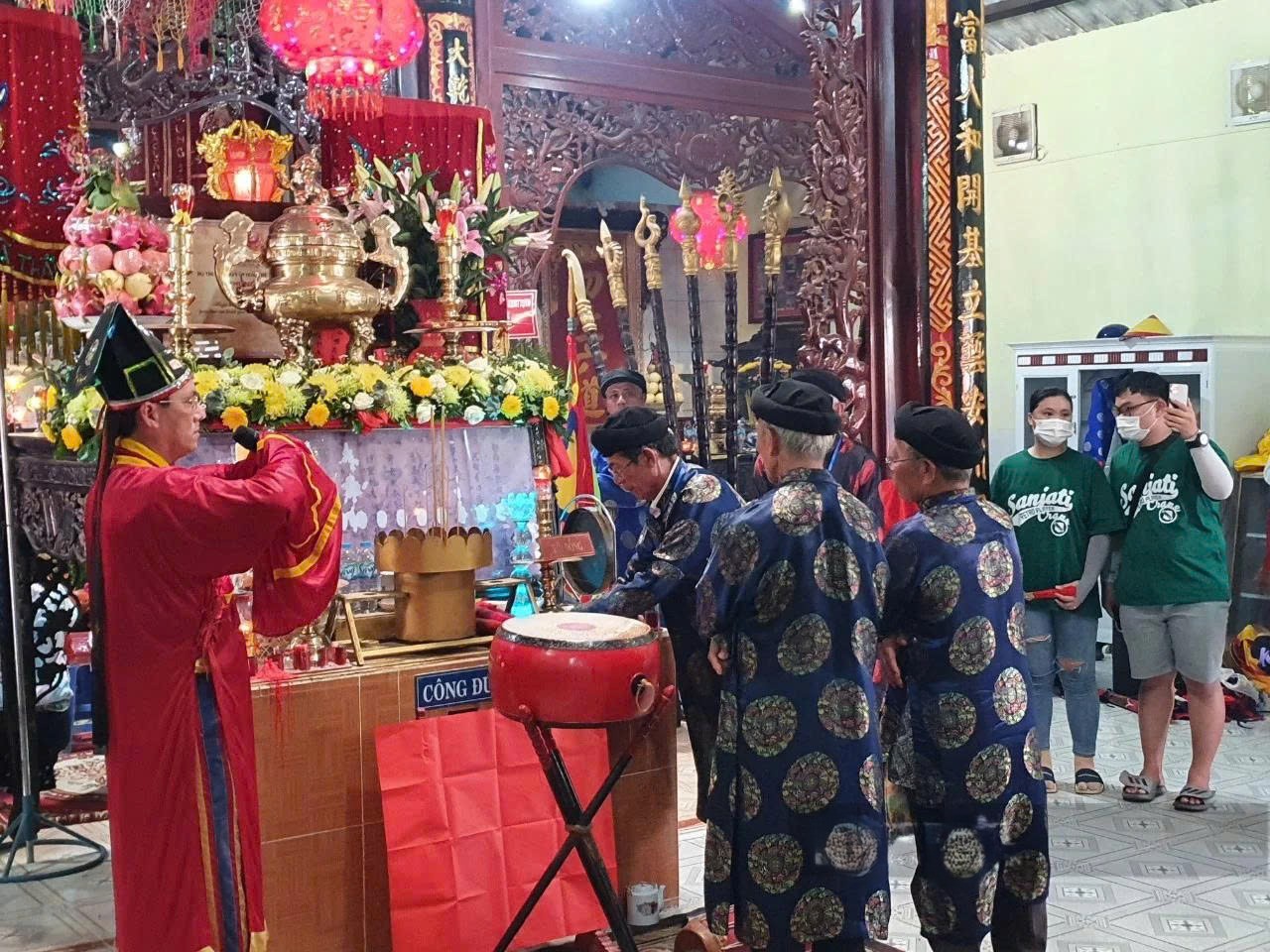 Lể Hội Lăng &Ocirc;ng Thủy Tướng Cần Giờ.jpg
