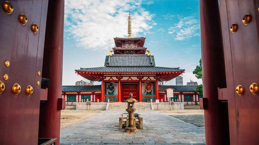 Ch&ugrave;a Phật gi&aacute;o Shitenno-ji.jpg