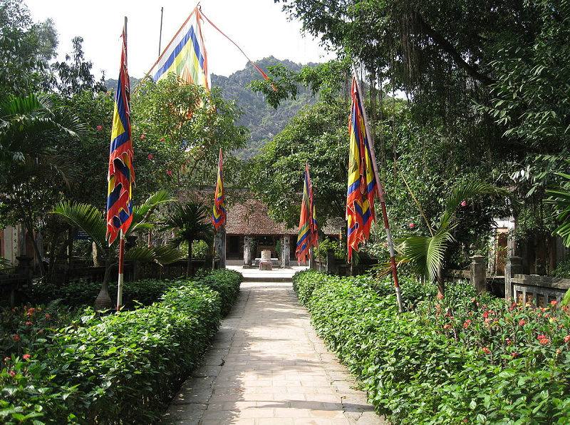 den-vua-le-dai-hanh-ninh-binh.png