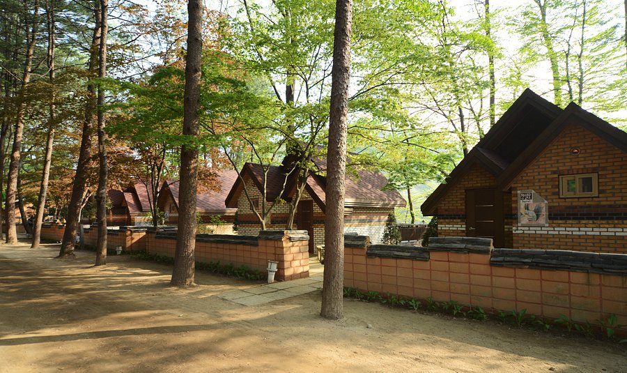 kh&aacute;ch sạn Jeonggwanru.jpg