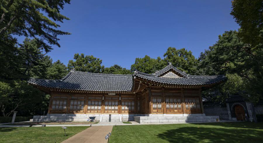 Sangchunjae nh&agrave; xanh.jpg