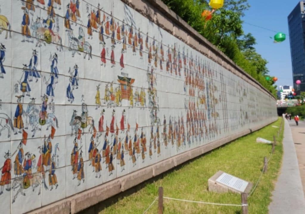 tường nghệ thuật suoi-cheonggyecheon.jpg
