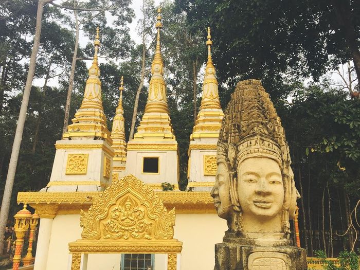 ch&ugrave;a &Acirc;ng Tr&agrave; Vinh.jpg