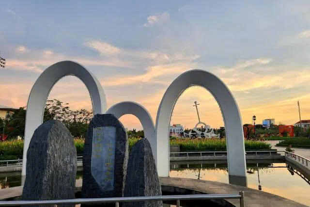 bieu tuong bac lieu ninh binh.jpg
