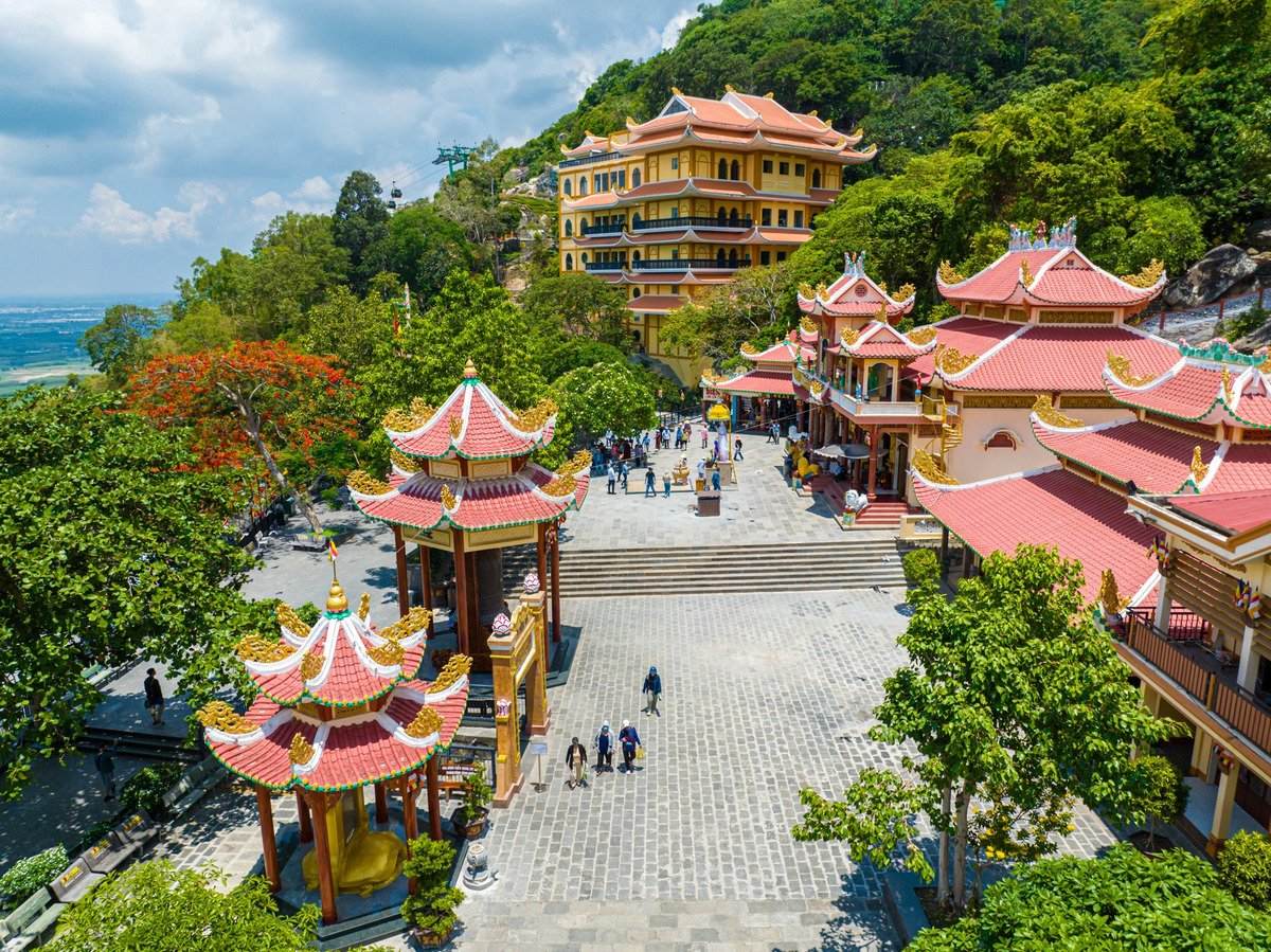 chua-ba-tay-ninh.jpg