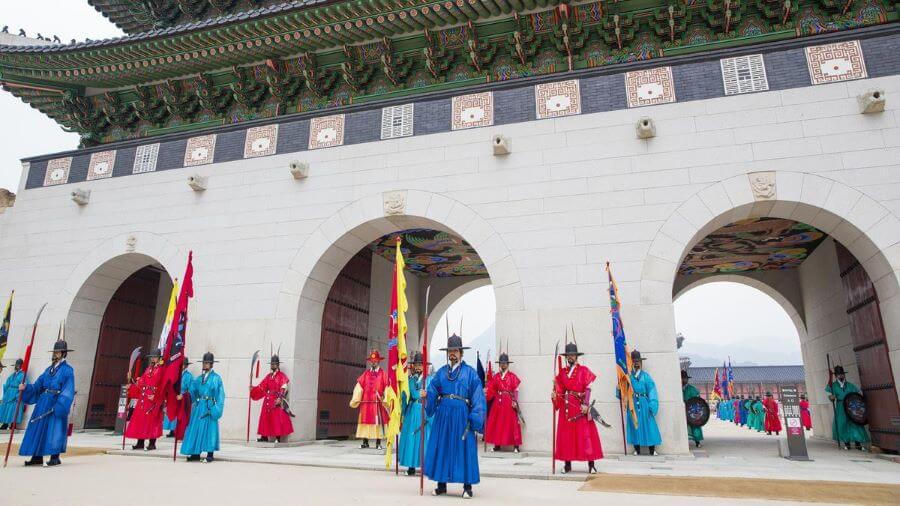 nghi-thuc-doi-gac-cung-dien-gyeongbokgung.jpg
