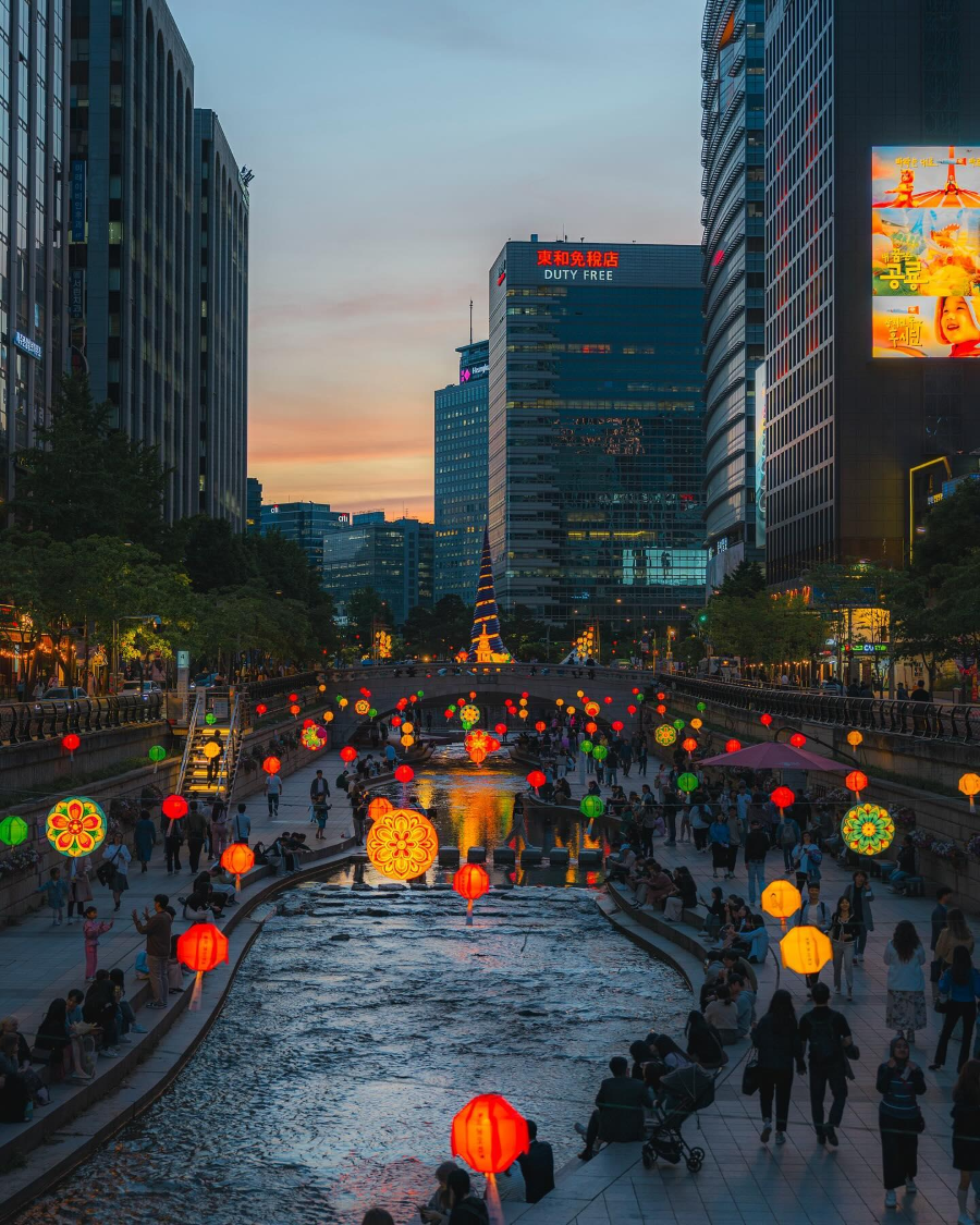suoi-cheonggyecheon-ve-dem.png