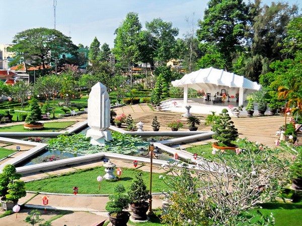Khu di tích Lăng cụ Phó bảng Nguyễn Sinh Sắc.jpg
