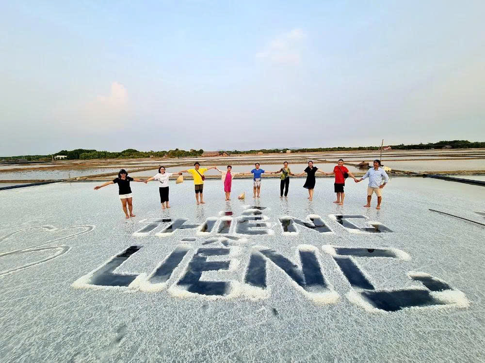 Tour Khám Phá Thiềng Liềng - Hành Trình Về Miền Muối Trắng 