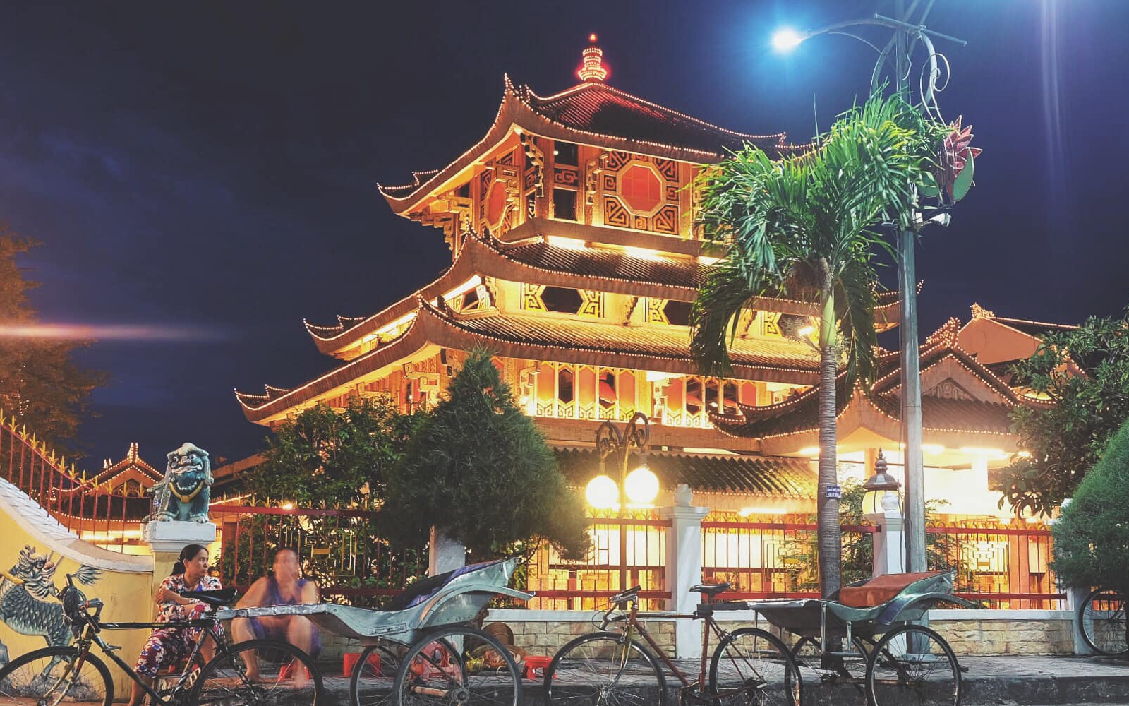 miếu bà.jpg