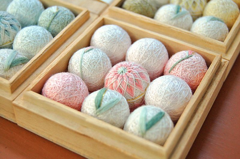 Quả b&oacute;ng th&ecirc;u Temari.jpg