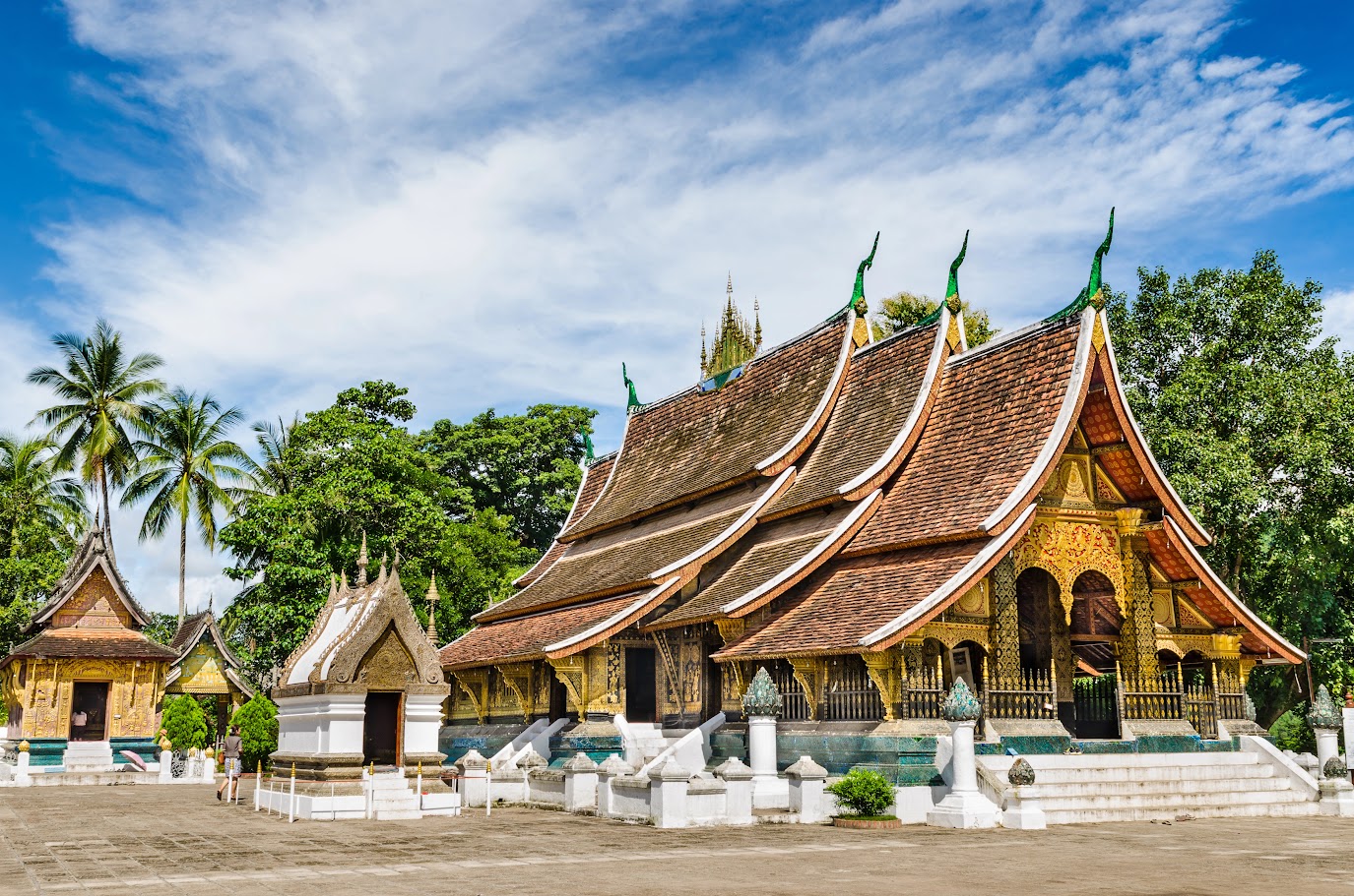 Tour Lào 5 ngày 4 đêm: Viêng Chăn - Wat Xiêng Khuôn - Văng Viêng - Động Nang Pha - Cố Đô Luang Prabang - Thác Kuang Si - Tàu Cao Tốc Lào