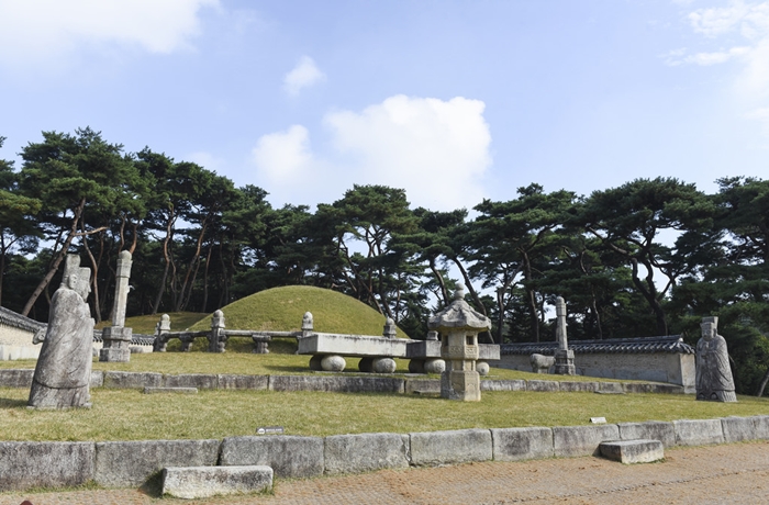 Lăng mộ Hoàng gia Seolleung - Jeongneung.jpg