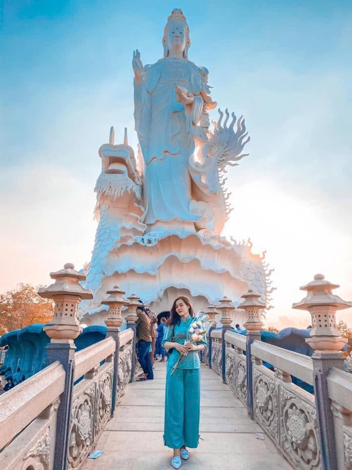 tuong phat chua go ken.jpg