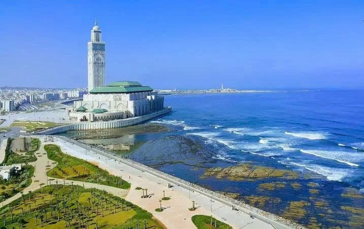 Bờ biển Địa Trung Hải Morocco.jpg