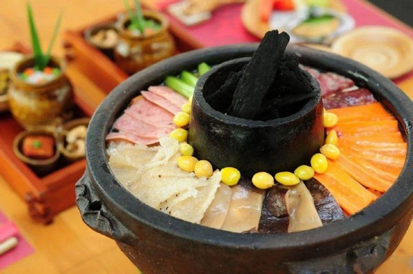 Ẩm thực độc đ&aacute;o tại Đằng Xung.jpeg